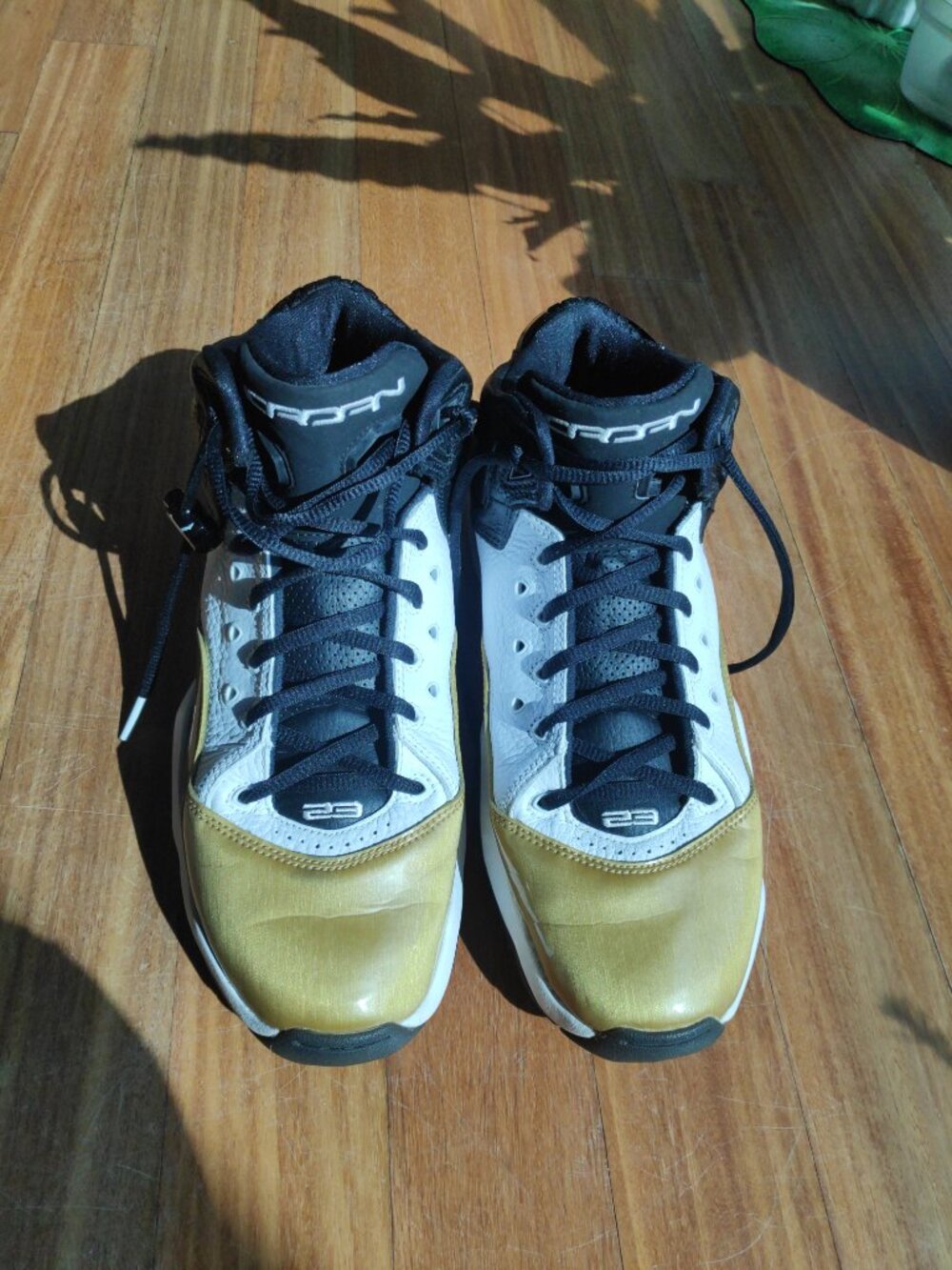 Jordan B'loyal Black Gold Men's 9.5 - Picture 6 of 6
